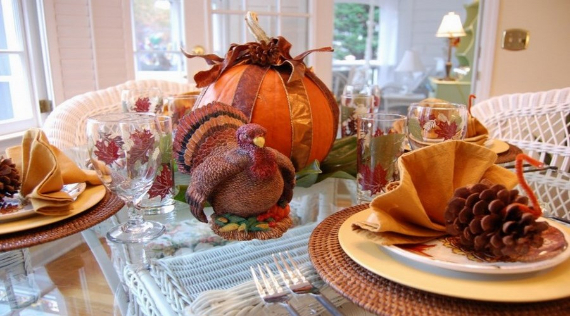 Warm and Inviting Thanksgiving Centerpiece Ideas  (21)