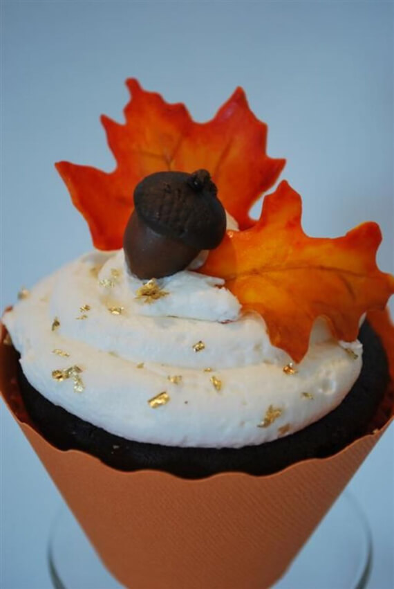 Cute Fall & Halloween Heavenly Holiday Desserts (10)