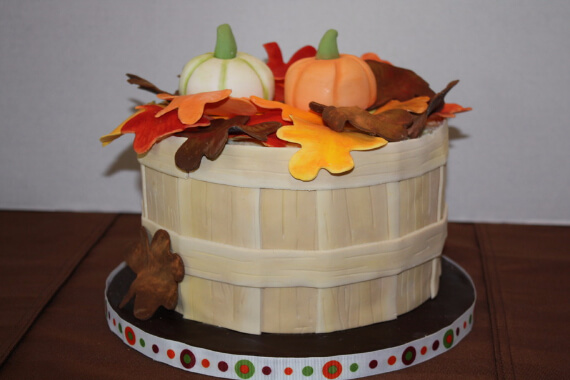 Cute Fall & Halloween Heavenly Holiday Desserts (41)