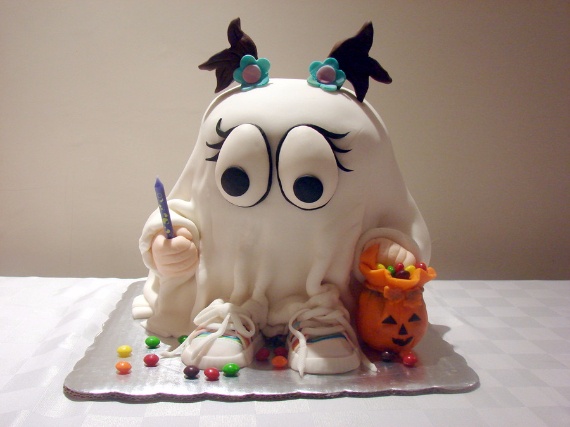 Cute & Non scary Halloween Cake Decorations  (11)
