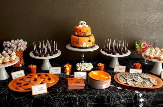 Cute & Non scary Halloween Cake Decorations  (28)