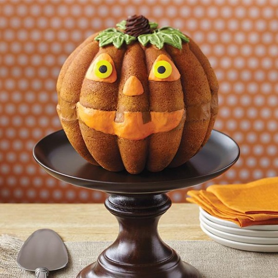 Cute & Non scary Halloween Cake Decorations  (33)