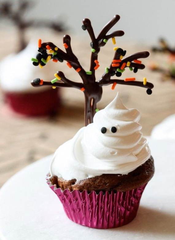 Very-Easy-Ghost-cupcake-for-Halloween-4