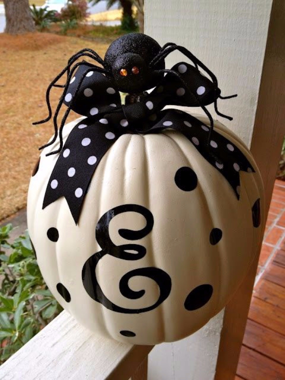 Ways to Decorate for Fall, Halloween and Thanksgiving With Pumpkins (15)