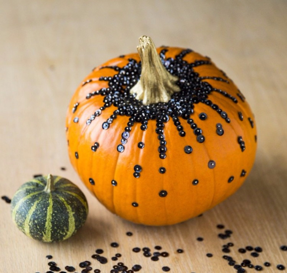 Ways to Decorate for Fall, Halloween and Thanksgiving With Pumpkins (34)