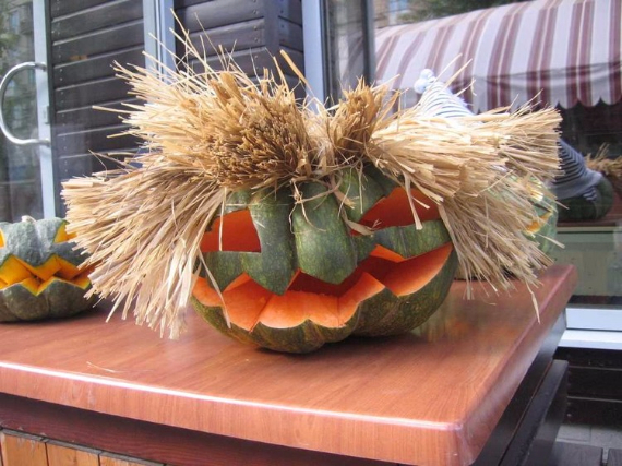 Ways to Decorate for Fall, Halloween and Thanksgiving With Pumpkins (42)