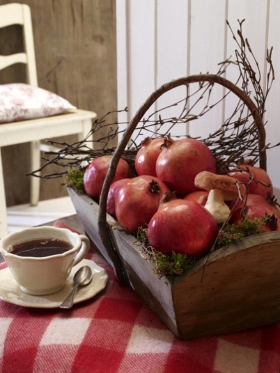 Autumnal Decorating Ideas With Pomegranates (6)