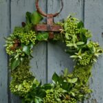 Christmas Decor In Shades Of Green-17-