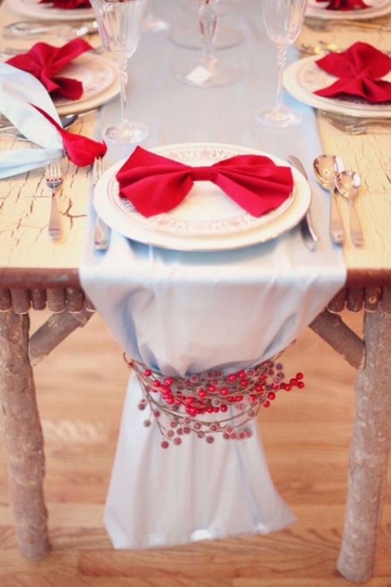 Christmas Dining Table Decor In Red And White  (3)