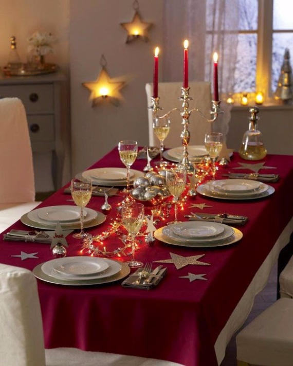 Christmas Dining Table Decor In Red And White  (7)