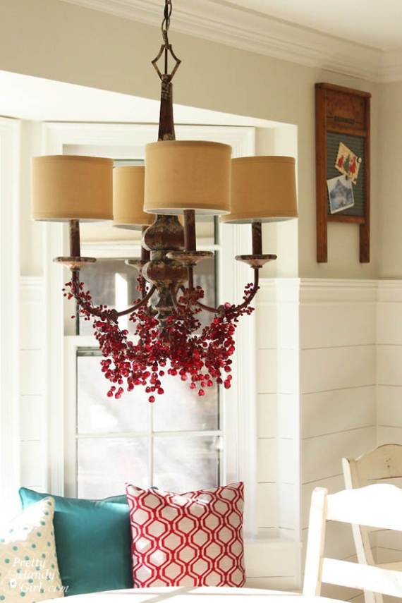 Christmas-Pendant-Lights-and-Chandeliers-1