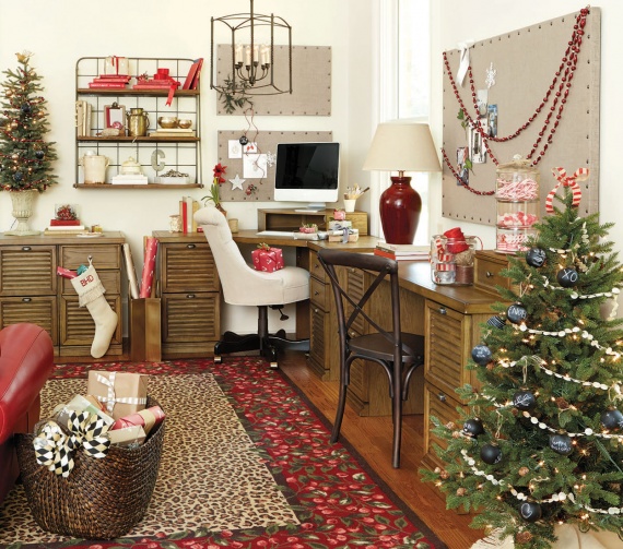 Stylish Home Office Christmas Decoration Ideas  (29)