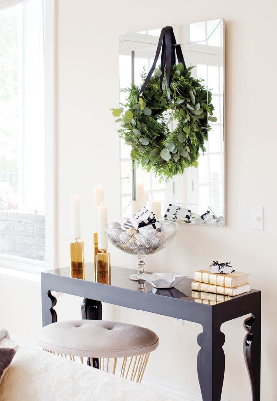 Take a Peek at Michael Bublل’s Sleek and Elegant ‘Christmas’ Home (5)