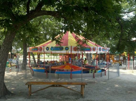 Family-fun-Sandy-Lake-Amusement-Park-12