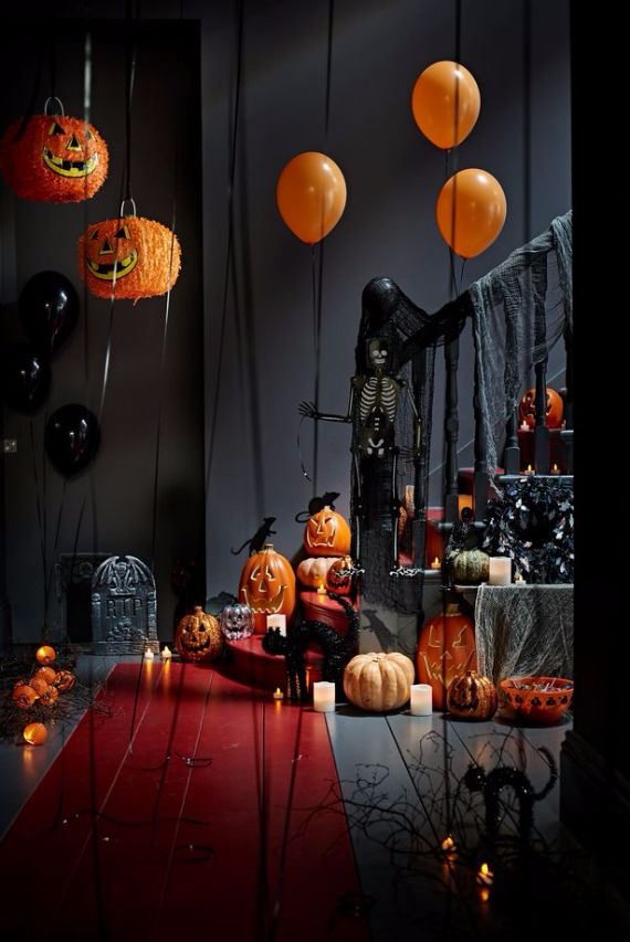 Elegant Gothic, Ghastly & Gory Halloween Decorations (1)