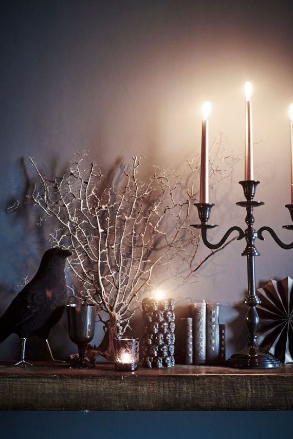 Elegant Gothic, Ghastly & Gory Halloween Decorations (5)