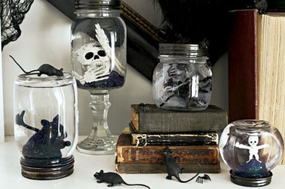 Elegant Gothic, Ghastly & Gory Halloween Decorations (7)