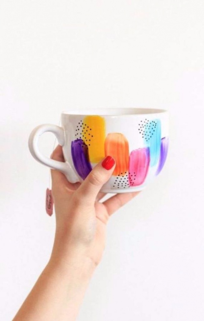 DIY Painted Mug Gift Idea That Won’t Wash Away family holiday