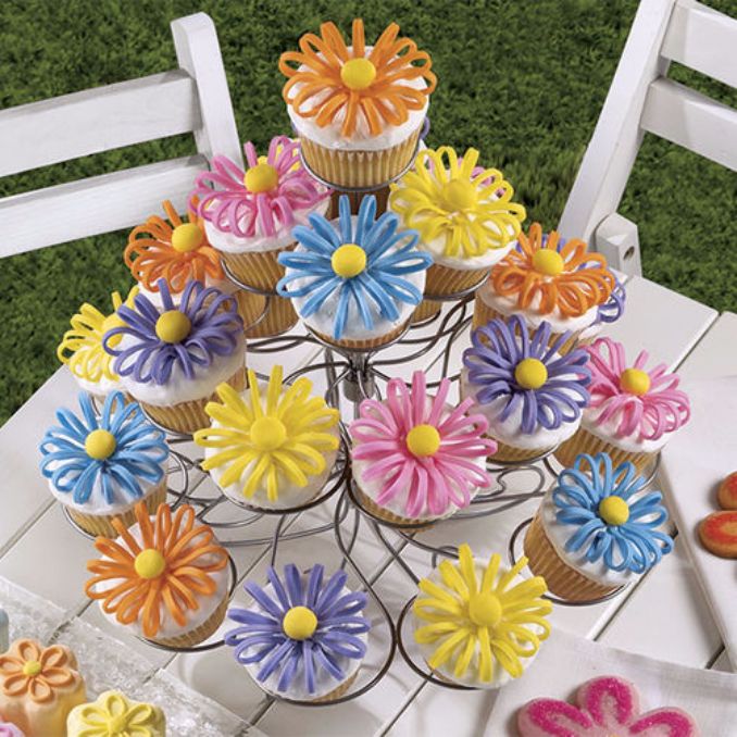 Gorgeous Baby Shower Cakes And Cupcakes Decorating Ideas (3)