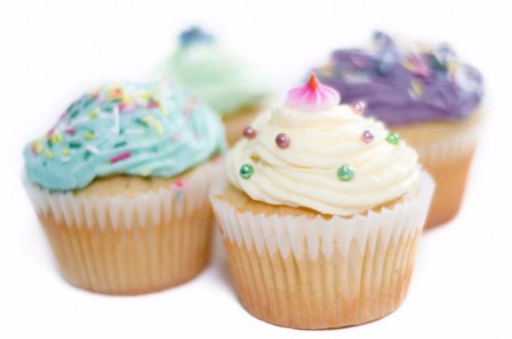Gorgeous Baby Shower Cakes And Cupcakes Decorating Ideas (7)