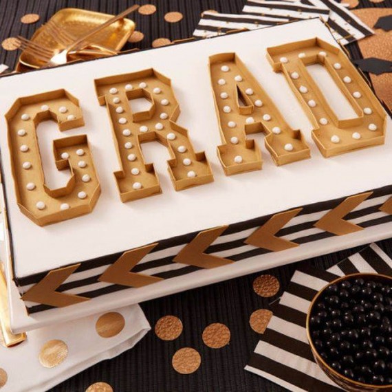 Simple but Creative Graduation Cakes and Cupcakes (1v)
