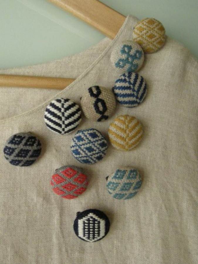 Creative DIY Craft Decorating Ideas Using Colorful Buttons (3)