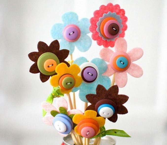 Creative DIY Craft Decorating Ideas Using Colorful Buttons (6)