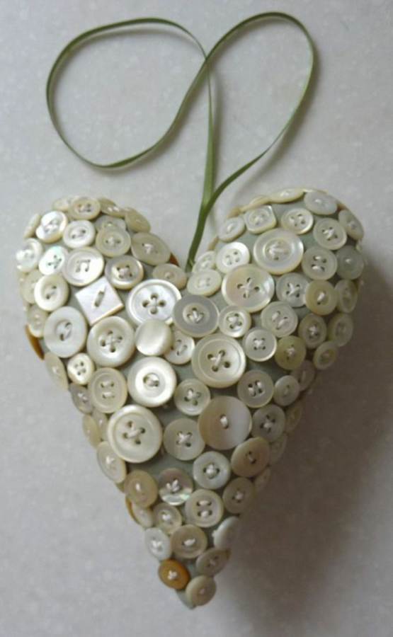 Creative DIY Craft Decorating Ideas Using Colorful Buttons (62)