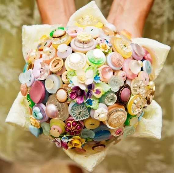 Creative DIY Craft Decorating Ideas Using Colorful Buttons (79)