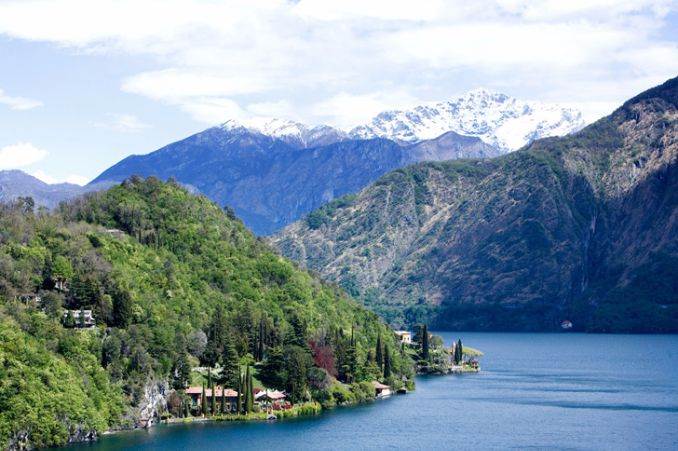 Delightful Villa On Lake Como Italy (25)