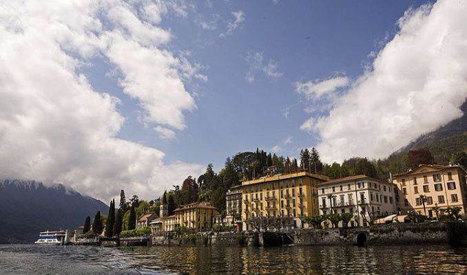 Delightful Villa On Lake Como Italy (56)