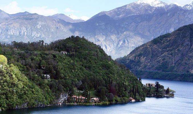 Delightful Villa On Lake Como Italy (60)