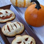 Creepy-Halloween-Ideas-50-Edible-Decorations-for-Halloween-Party-Table_17