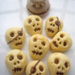 Creepy-Halloween-Ideas-50-Edible-Decorations-for-Halloween-Party-Table_29