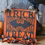 Cute And Cozy Rustic Fall And Halloween Décor Ideas (74)