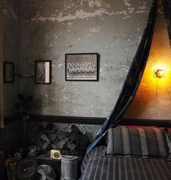 spooky-bedroom-decor-with-subtle-halloween-atmosphere_11