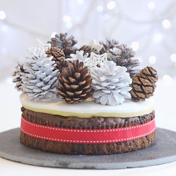 winter-woodland-christmas-cake