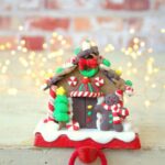 gingerbread-house-stocking-holder