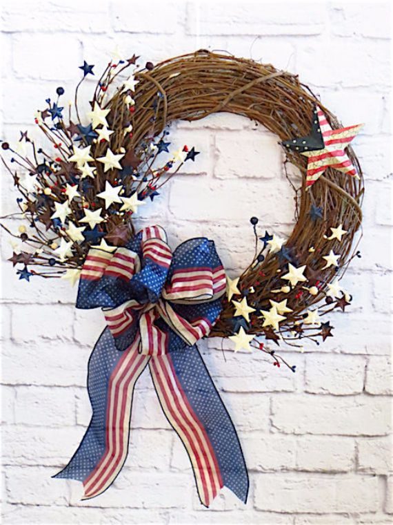 4th-of-July-wreath-grapevine