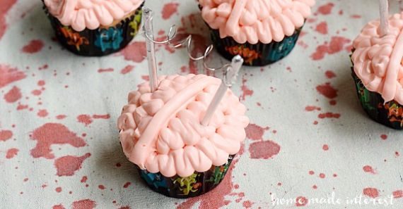 Brain-Cupcakes-with-a-simple-DIY-Cupcake-Topper