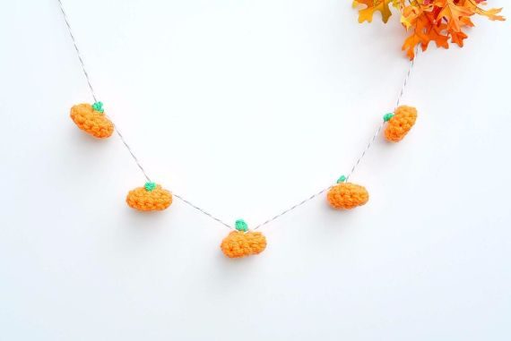 Crochet-LIttle-Pumpkins-Garland
