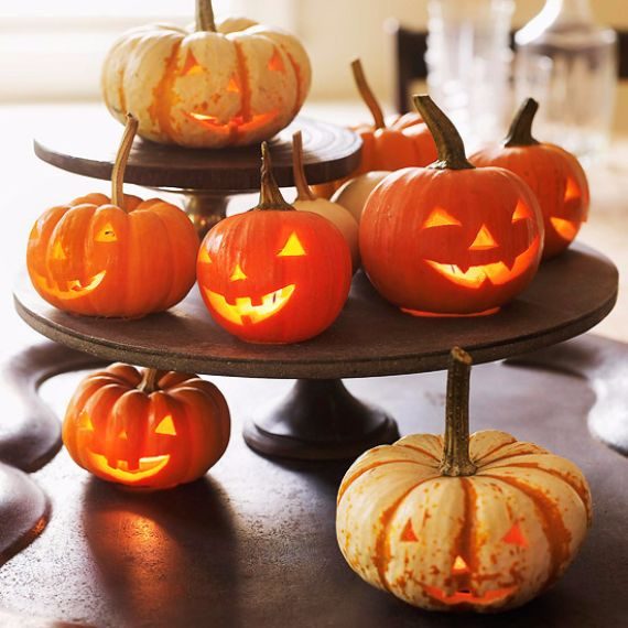 Fall and Halloween Centerpieces and Tabletop Ideas (4)