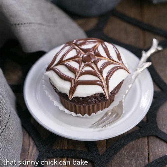 Spiderweb-Cupcakes