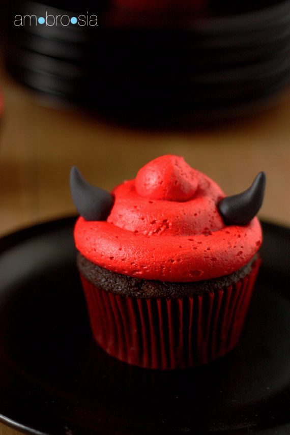 red-devil-cupcakes