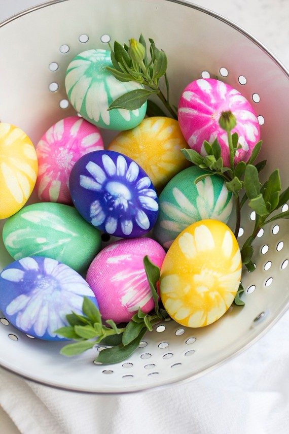 dye-flower-Easter-Eggs