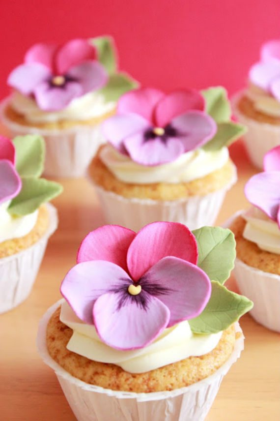 violet cupcakes