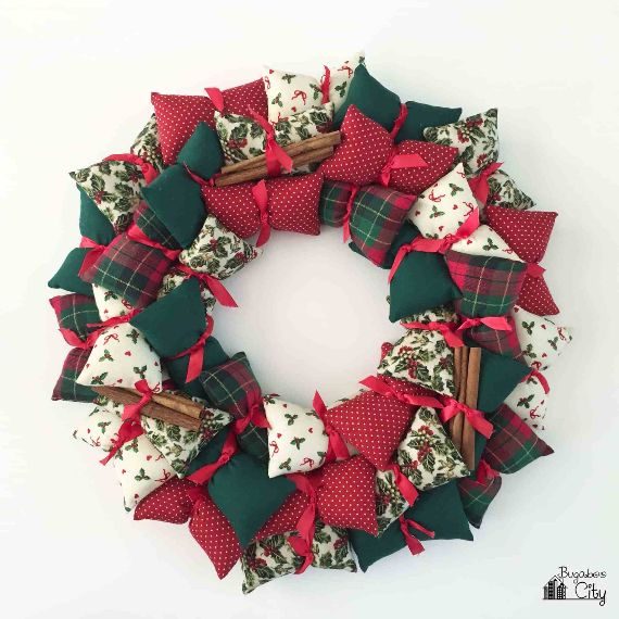 Holiday-Traditions-DIY-Pillow-Wreath (1)