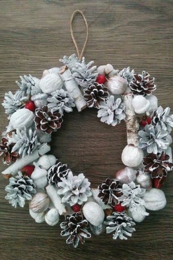 White Christmas Wreath (1)