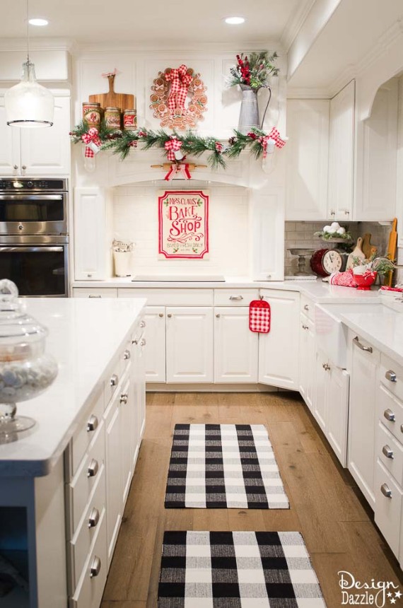 Welcoming And Festive Christmas Kitchen Décor