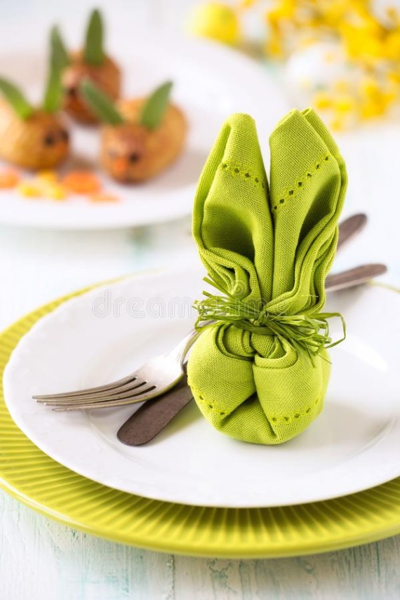 easter-table-setting-napkin-folded-as-bunny-colourful-bright-festive-vintage-silveware-shaped-green-white-plate 